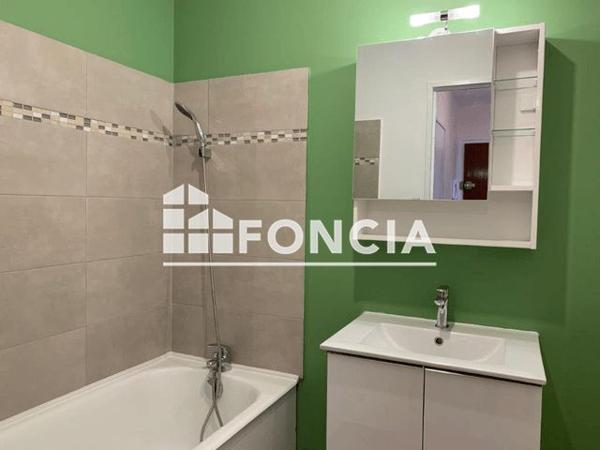 Location Studio 33.21 m² - 45 RUE CHABAUD Reims 51100