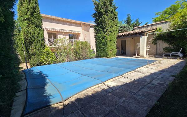 Maison à vendre    8 pièces •  Les Angles