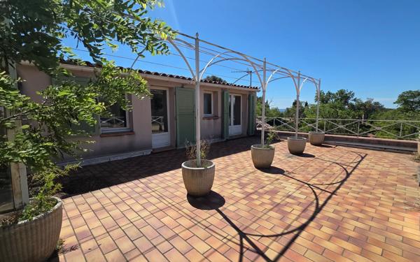 Maison à vendre    8 pièces •  Les Angles