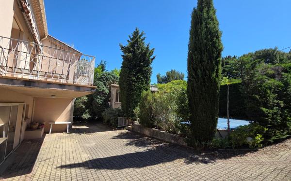 Maison à vendre    8 pièces •  Les Angles