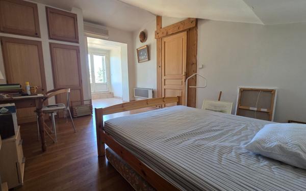 Maison à vendre    8 pièces •  Les Angles