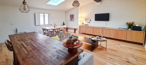 Dpt Gironde (33), à vendre BORDEAUX Chartrons, appartement 3 pièces de 58,78m² Carrez dans immeuble en pierre