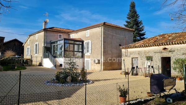 CORPS DE FERME avec DEPENDANCES A PENNE D'AGENAIS (47)