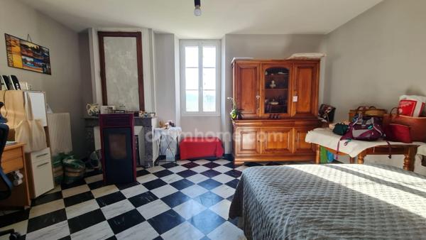 CORPS DE FERME avec DEPENDANCES A PENNE D'AGENAIS (47)