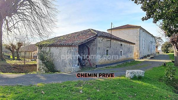 CORPS DE FERME avec DEPENDANCES A PENNE D'AGENAIS (47)