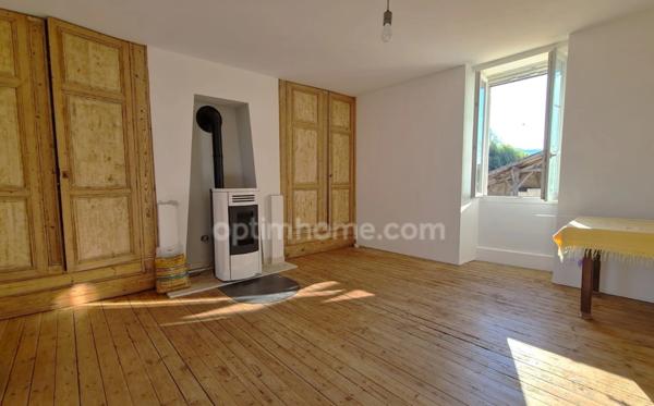 CORPS DE FERME avec DEPENDANCES A PENNE D'AGENAIS (47)