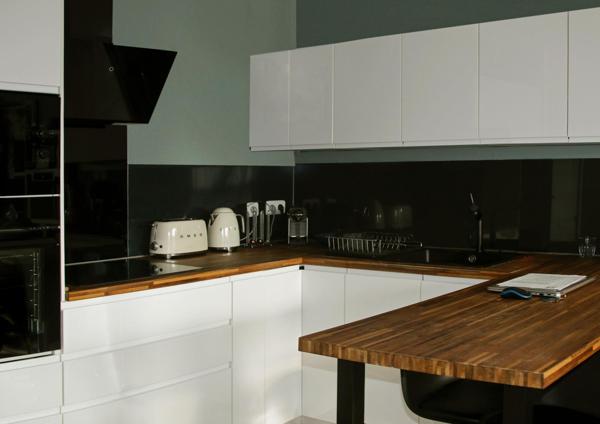 T2 centre ville et vue dégagée sur les montagnes avec cave et parking