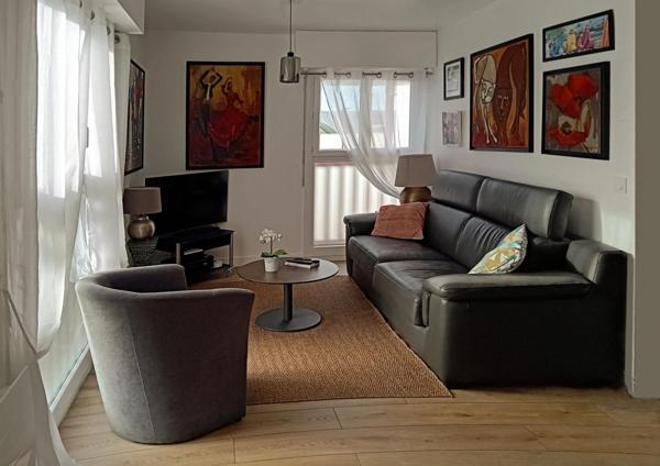 T2 centre ville et vue dégagée sur les montagnes avec cave et parking