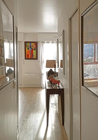 T2 centre ville et vue dégagée sur les montagnes avec cave et parking