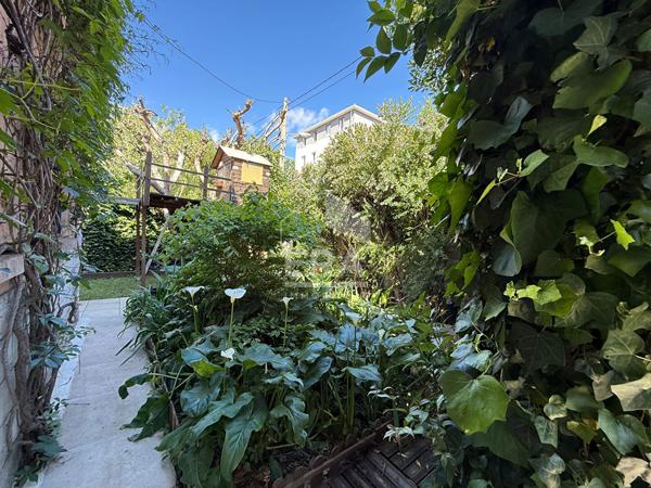 Maison 3 Faces de 90m² à vendre à Perpignan, un havre de paix au coeur du Moyen Vernet