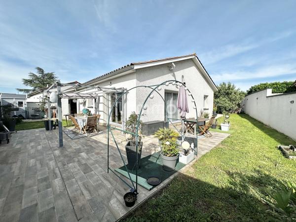 Maison 80m² Terrain 421m² Garage cabanon de jardin