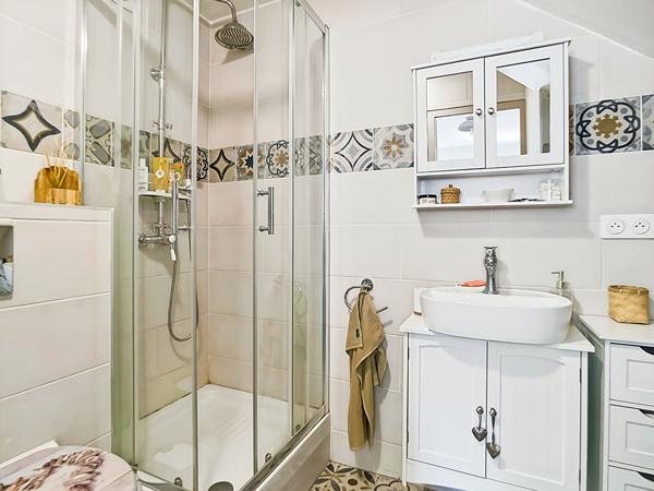 Maison à vendre 5 pièces de 118 m2 sur parcelle d'environ 700 m2 avec stationnement Secteur Les Caillols 13011 Marseille