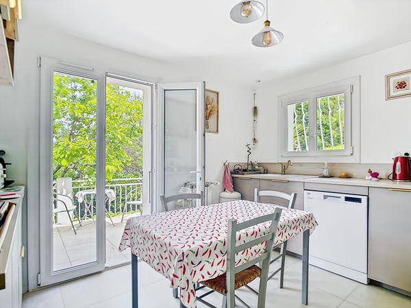 Maison à vendre 5 pièces de 118 m2 sur parcelle d'environ 700 m2 avec stationnement Secteur Les Caillols 13011 Marseille