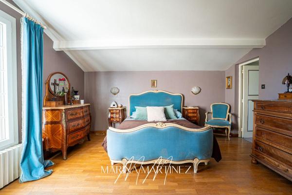 Maison familiale de caractère de 205 m² - terrain constructible de 2 100 m²