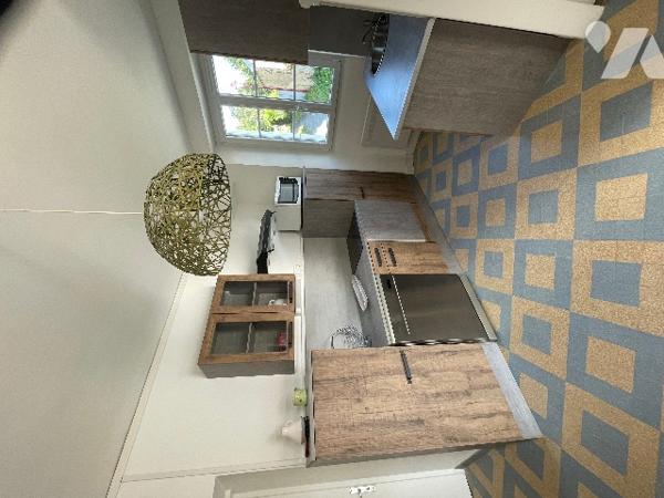 Voulx, maison rénovée de 96 m² 4 Pièces grenier avec dépendances sur 758 m² de terrain clos de murs.