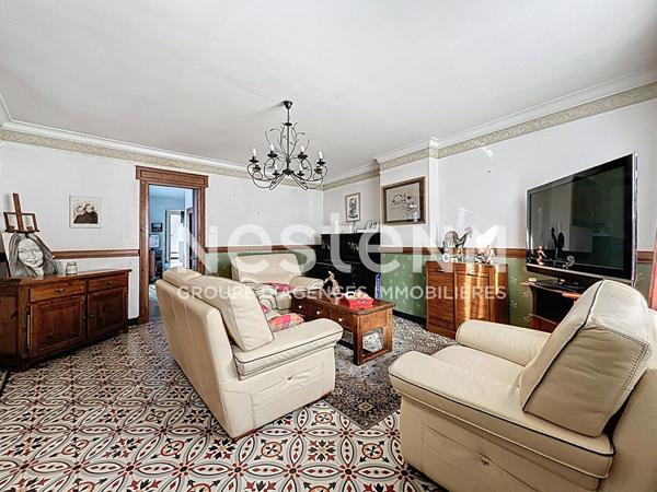 Maison Semi individuelle semi plain pied 136m² avec 3 chambres dont deux à rénover, Jardin, Terrain constructible non attenant