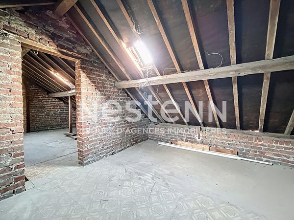 Maison Semi individuelle semi plain pied 136m² avec 3 chambres dont deux à rénover, Jardin, Terrain constructible non attenant