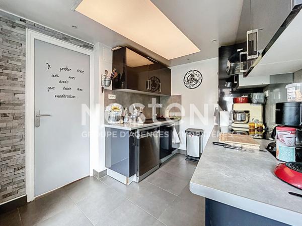 Maison Semi individuelle semi plain pied 136m² avec 3 chambres dont deux à rénover, Jardin, Terrain constructible non attenant