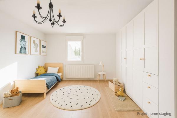 Maison Semi individuelle semi plain pied 136m² avec 3 chambres dont deux à rénover, Jardin, Terrain constructible non attenant