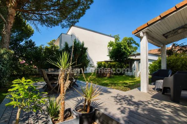 TOULOUSE secteur 31500 LA COQUILLE – ARGOULETS - MAISON DE CARACTÈRE DE 197 m² – POSSIBILITÉ 2 APPARTEMENTS INDÉPENDANTS – TERRAIN 727 m² – DOUBLE GARAGE