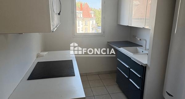 Location Appartement 3 pièces 69.42 m² - Le Plessis-robinson 92350