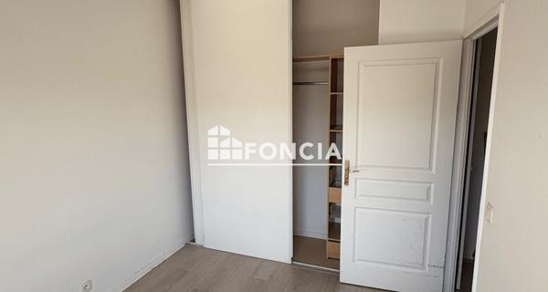 Location Appartement 3 pièces 69.42 m² - Le Plessis-robinson 92350