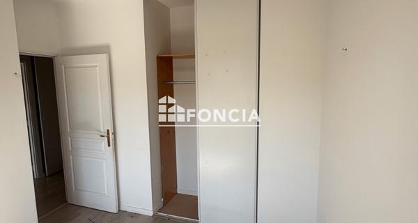 Location Appartement 3 pièces 69.42 m² - Le Plessis-robinson 92350