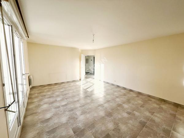 Bel appartement T3 de 78 m² avec cave et parking, proche centre-ville Amiens