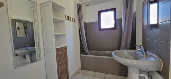 Maison à vendre à Saint Saturnin - 5 pièces, 3 chambres - Plain-pied