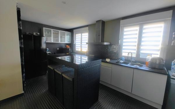 Maison à vendre    5 pièces • 130 m2 Lesquielles-Saint-Germain