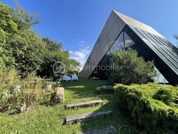 Immeuble commercial de 150 m²