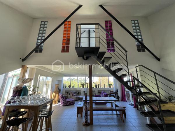 Immeuble commercial de 150 m²