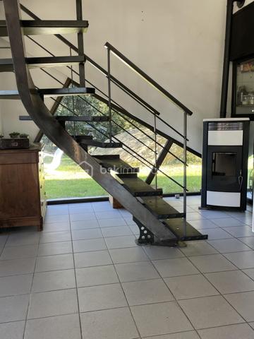 Immeuble commercial de 150 m²