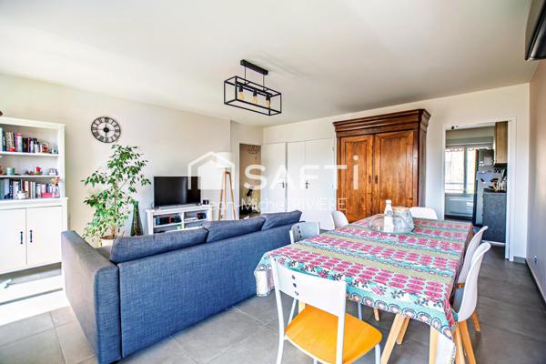 Très beau T3 lumineux, avec terrasse sur Lyon 8ème, bénéficiant d’une belle exposition, implanté dans une résidence de qualité, sécurisée et avec piscine.