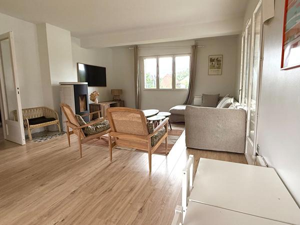 Maison spacieuse à Stella, avec suite parentale, piscine et jacuzzi