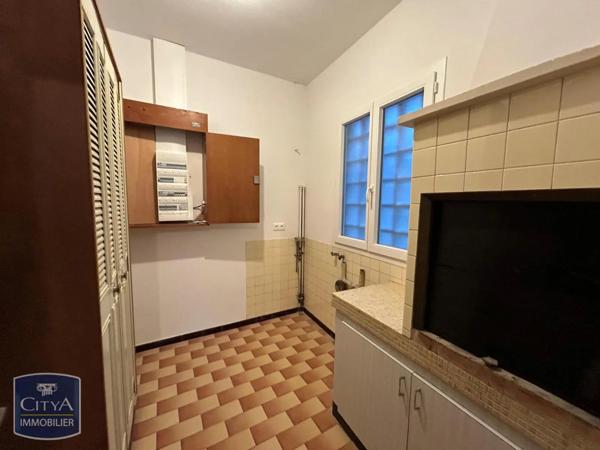Appartement à louer 4 pièces 144.9m²