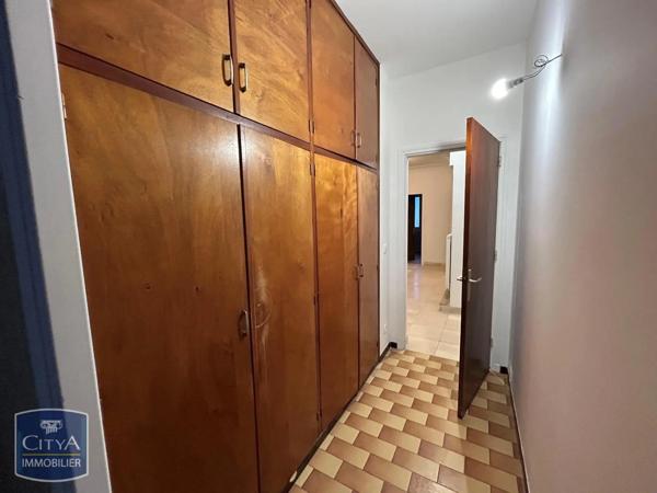 Appartement à louer 4 pièces 144.9m²