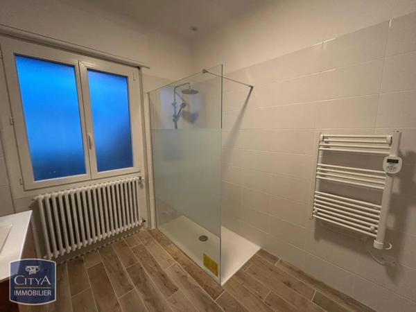Appartement à louer 4 pièces 144.9m²