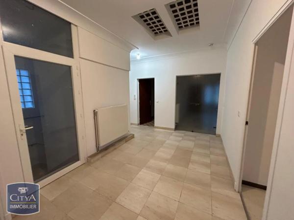 Appartement à louer 4 pièces 144.9m²