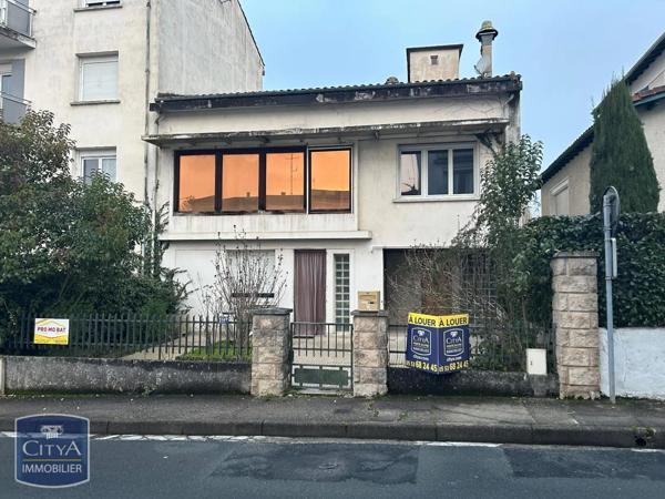 Appartement à louer 4 pièces 144.9m²