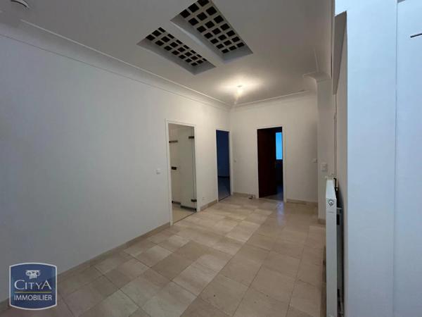 Appartement à louer 4 pièces 144.9m²