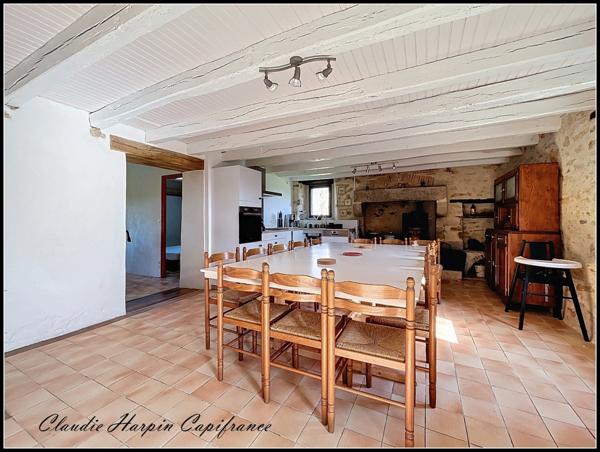 Propriété à vendre avec gîtes - dépendances - piscine - 14 pièces LA FERRIERE EN PARTHENAY (79) 429 m² habitable - terrain 5865 m²