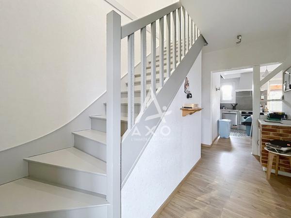 Maison 4 chambres sans travaux en C avec beau terrain clos