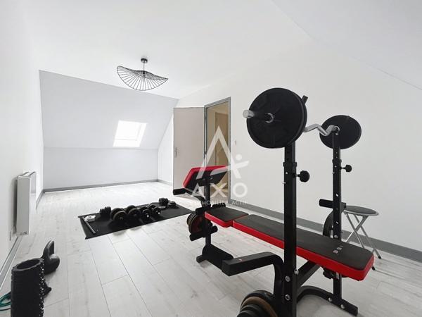 Maison 4 chambres sans travaux en C avec beau terrain clos