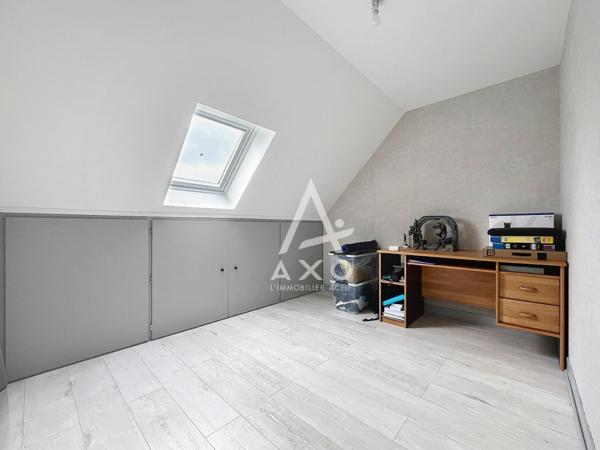 Maison 4 chambres sans travaux en C avec beau terrain clos