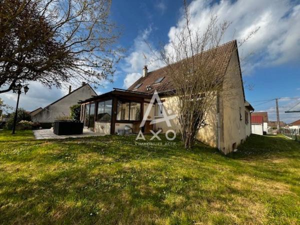 Maison 4 chambres sans travaux en C avec beau terrain clos