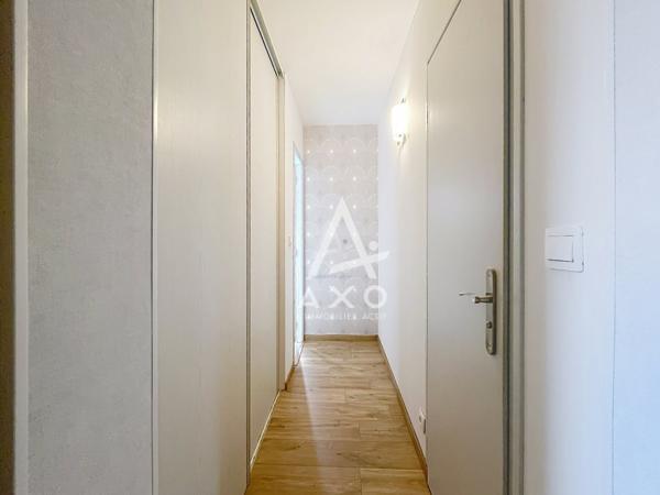 Maison 4 chambres sans travaux en C avec beau terrain clos