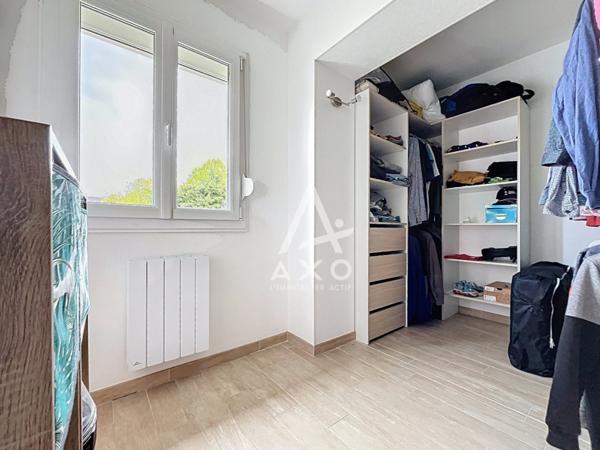 Maison 4 chambres sans travaux en C avec beau terrain clos