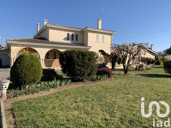 Maison 10 pièces de 260 m² à Marmande (47200)