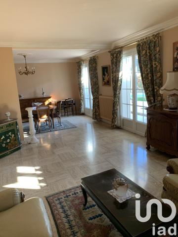 Maison 10 pièces de 260 m² à Marmande (47200)